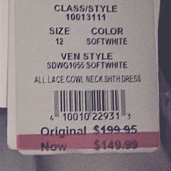 🌹NEW🌹White Lace Overlay Keyhole Back Elegant Feminine Size 12 Wedding Dress - Picture 7 of 13